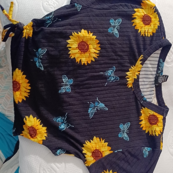 Top - Picture 4 of 4